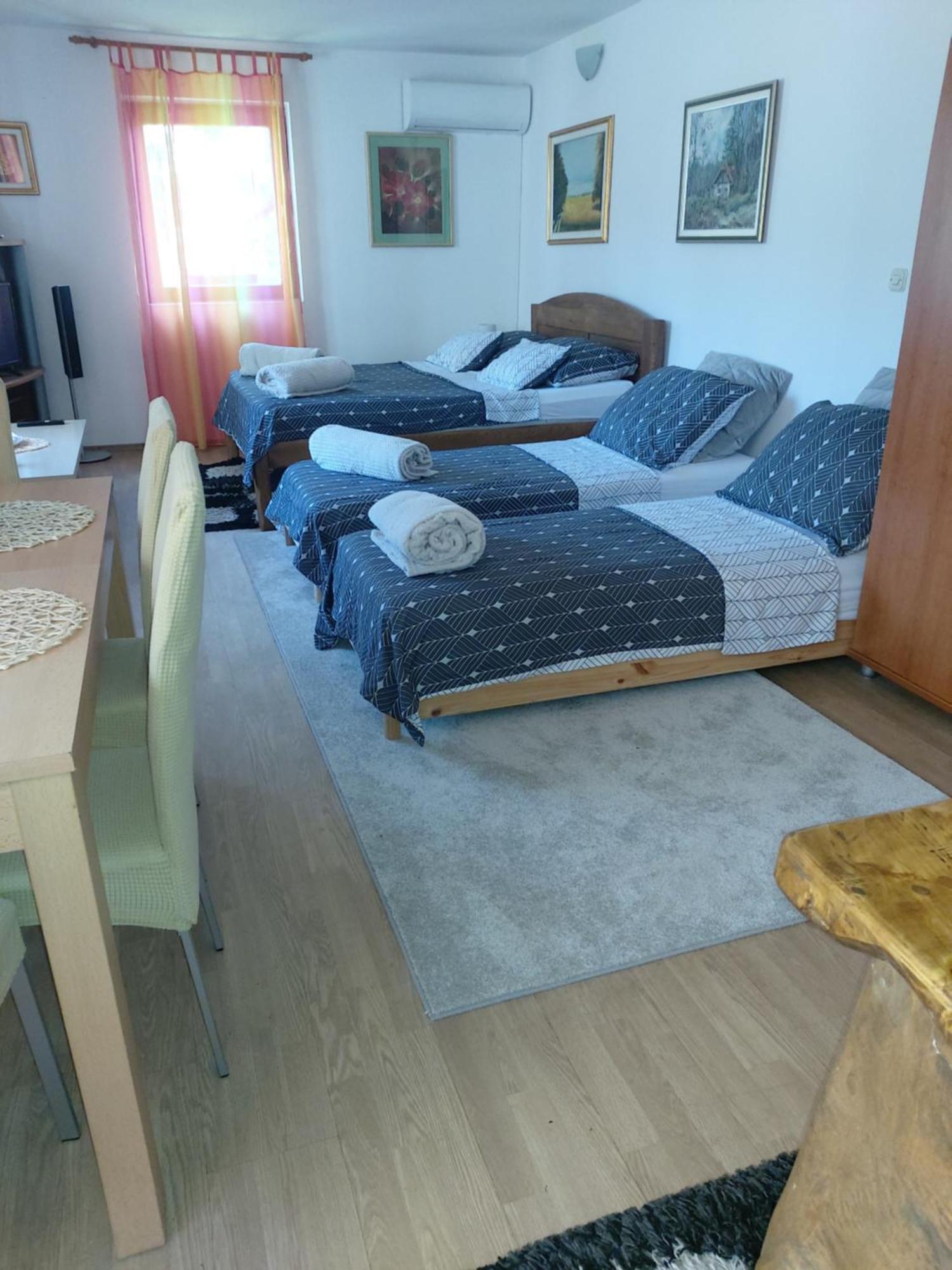 Studio Apartman Kotro Beli Manastir Exterior foto