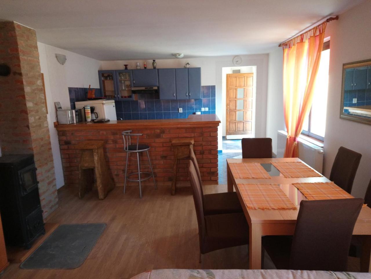 Studio Apartman Kotro Beli Manastir Exterior foto